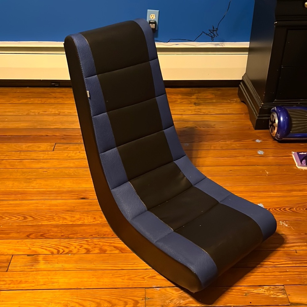 Gaming floor chair